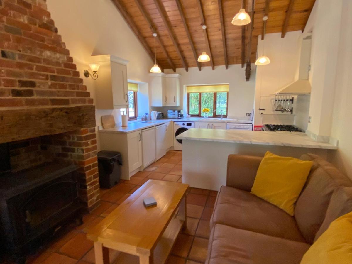 Villa Brundish Suffolk Barn 2 Bed Idyllic 6 Acres à Wilby  Extérieur photo