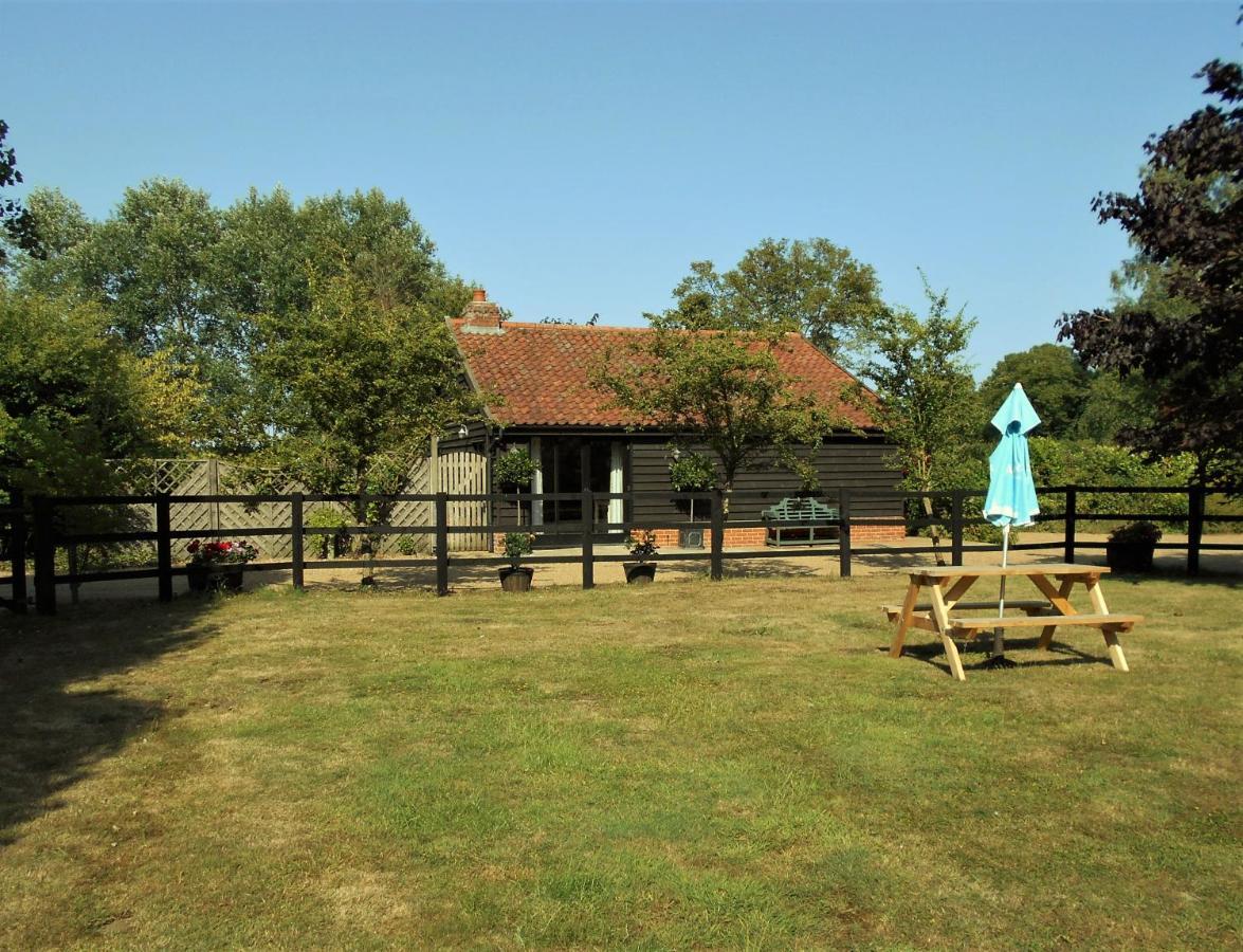 Villa Brundish Suffolk Barn 2 Bed Idyllic 6 Acres à Wilby  Extérieur photo