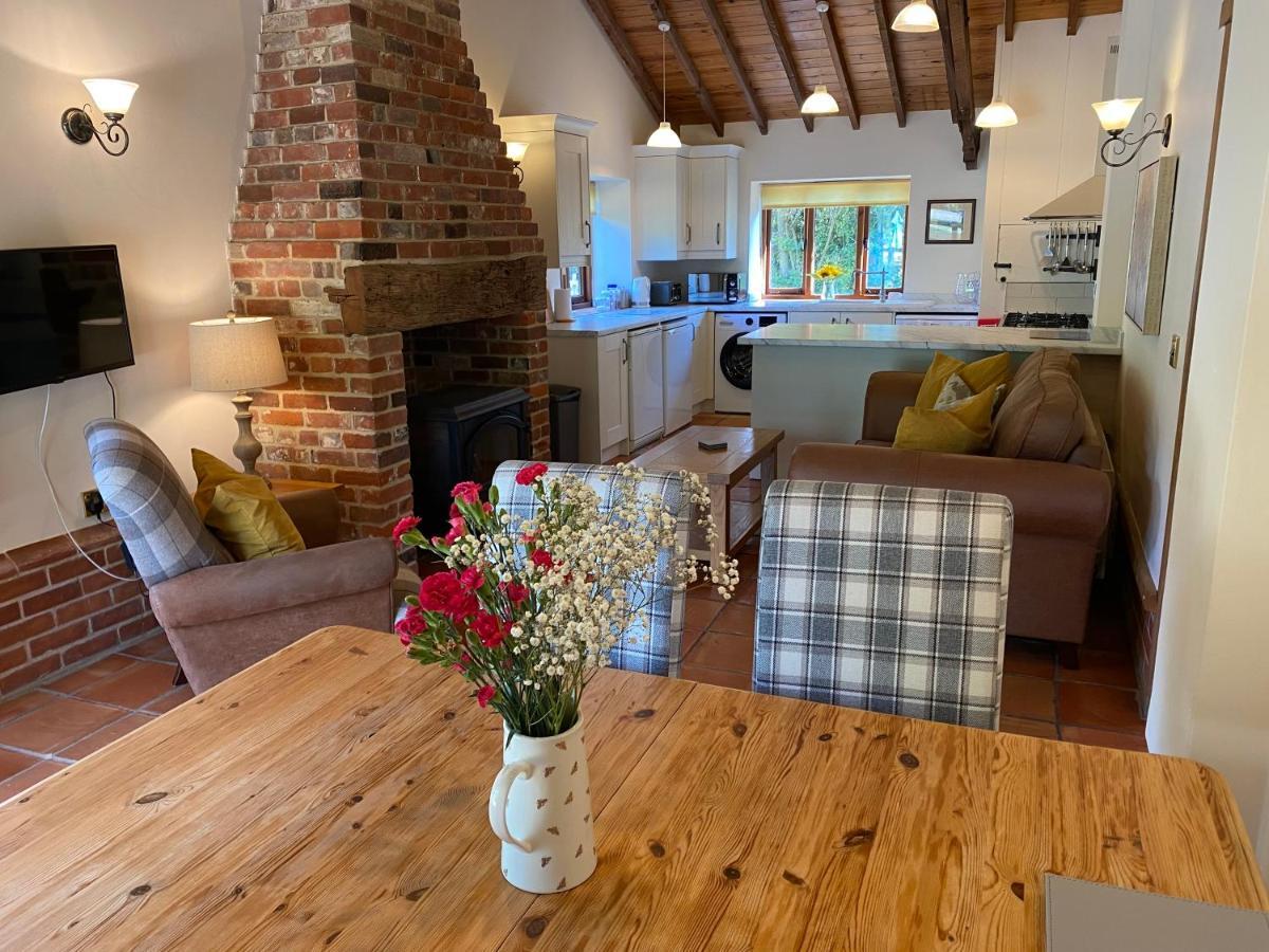Villa Brundish Suffolk Barn 2 Bed Idyllic 6 Acres à Wilby  Extérieur photo